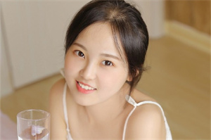 Enjoying the Charm of Nightlife on Both Banks of the Boat